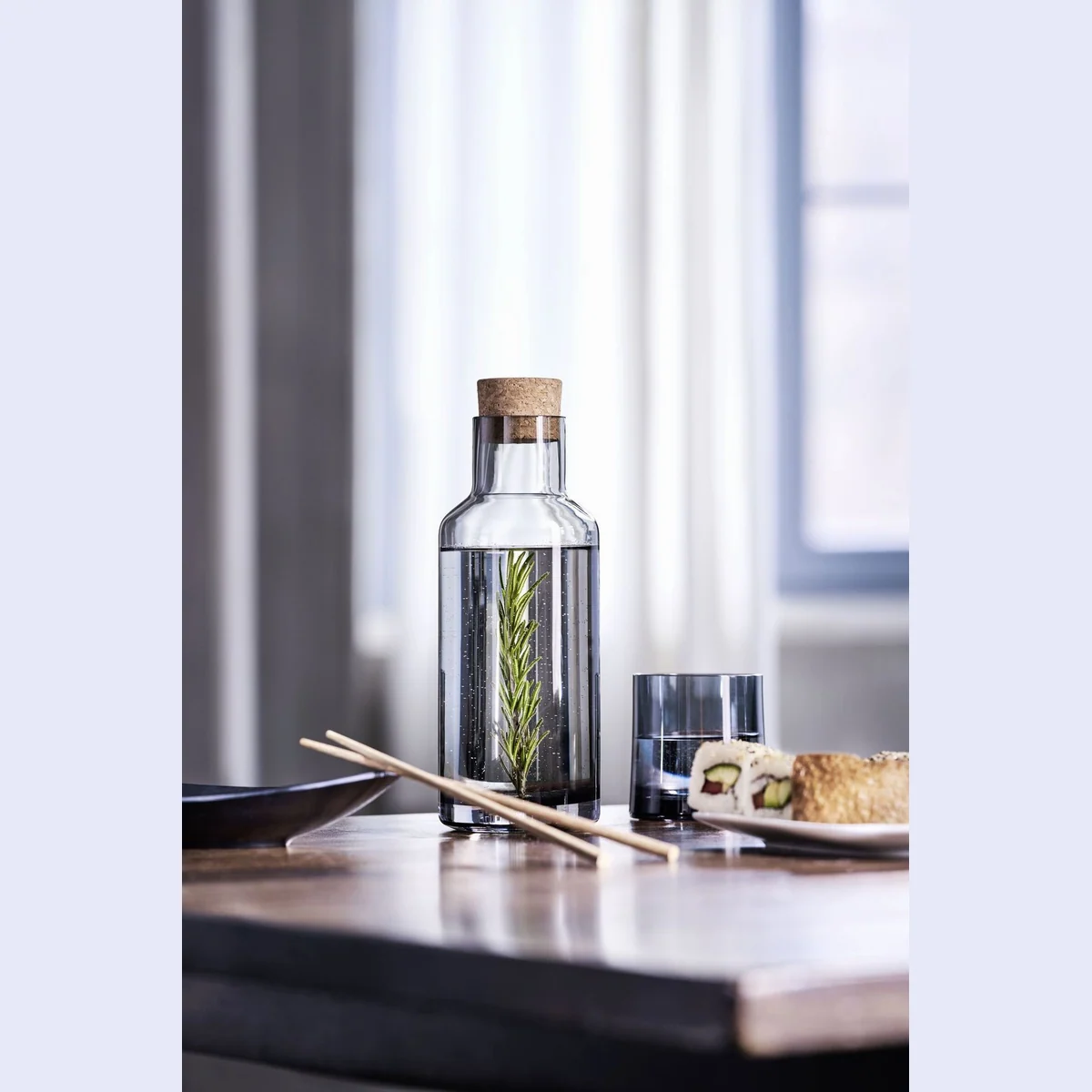 Blomus HYDRA Wasserkaraffe, elegantes Design, aus Glas mit Korkdeckel 4