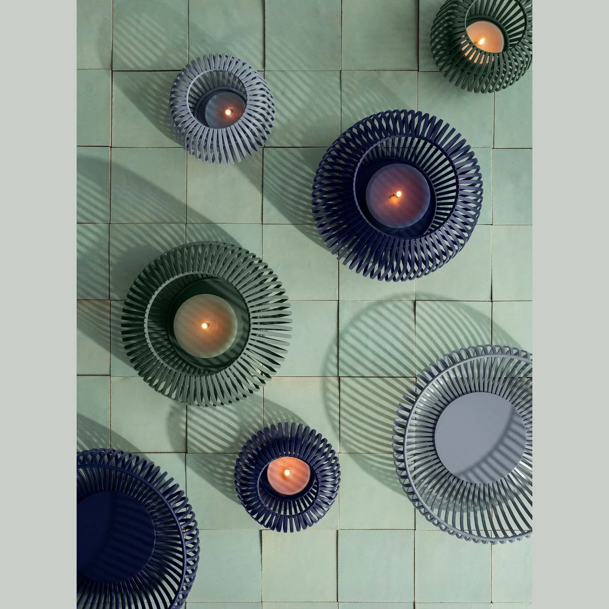 Blomus LITO Laterne, modernes Design, stimmungsvolle Lichtbrechung 2