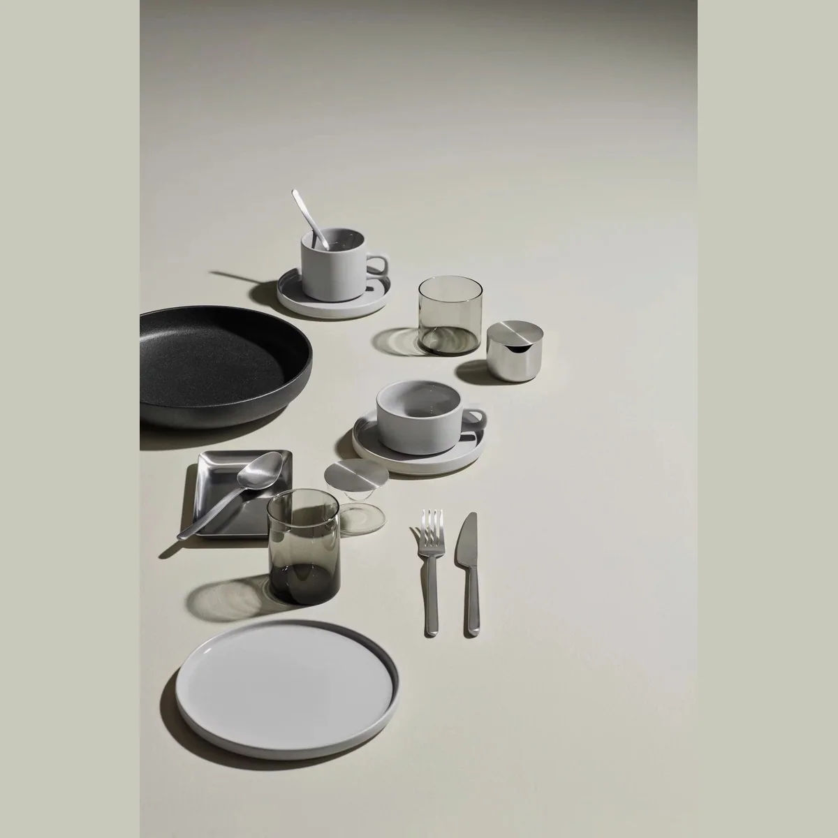 Blomus PILAR Speiseteller, 27 cm, elegant und funktional 2