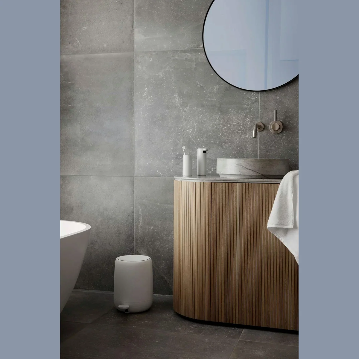 Blomus MODO Seifenspender, titanbeschichtet, kratzfest und elegant 5