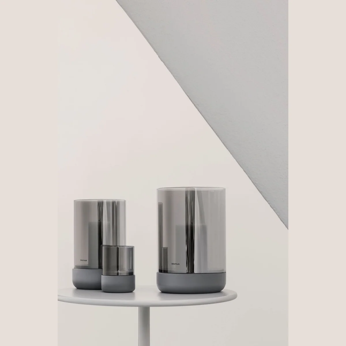 Blomus CALMA Windlicht Set, eleganter Glaszylinder mit Betonsockel 5
