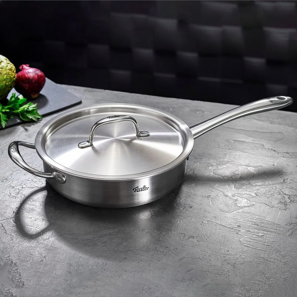 Fissler M5 Pro-Ply Bratpfanne, 5-lagiges Mehrschichtmaterial, ergonomische Griffe 2