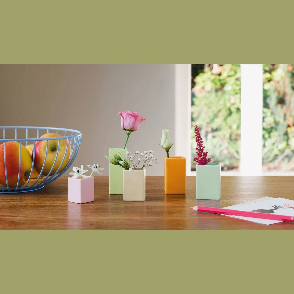 Remember Dekovase 5er-Set, bunte Porzellan-Vasen, vielseitige Dekoration, ideal für frische Blumen 4