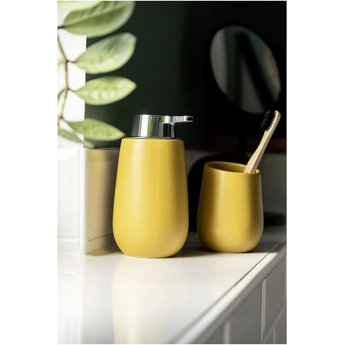 WENKO Seifenspender Badi, Keramik, 320 ml, elegantes Design, einfacher Dosiermechanismus, vielseitig einsetzbar 5